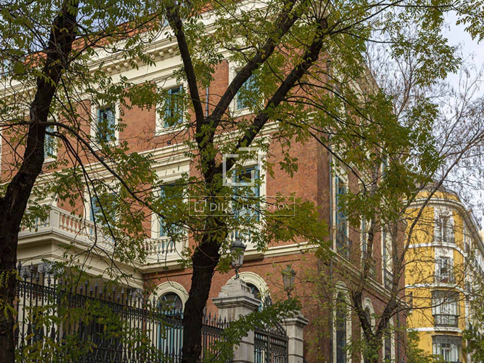 2 soveværelse Lejlighed til salg i Madrid by med garage - € 980.000 (Ref: 9805390)