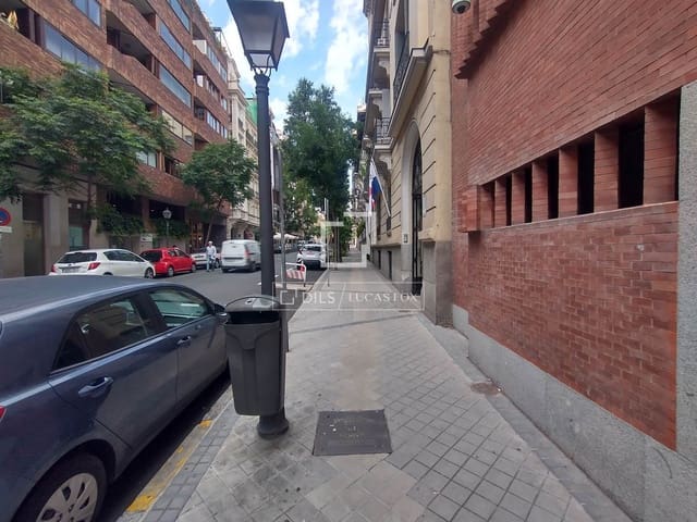 2 bedroom Apartment for sale in Rios Rosas, Madrid city with garage - € 980,000 (Ref: 9805390)