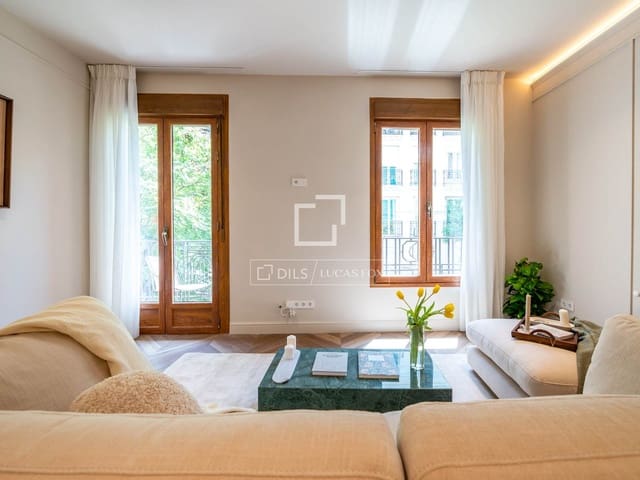 2 quarto Apartamento para venda em Rios Rosas, Madrid cidade com garagem - 980 000 € (Ref: 9805390)
