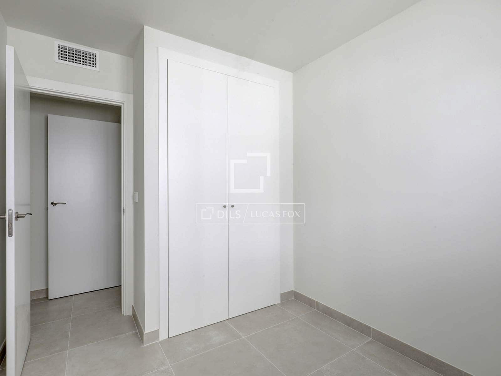 2 sovrum Lägenhet till salu i Estepona med pool garage - 399 000 € (Ref: 9805665)