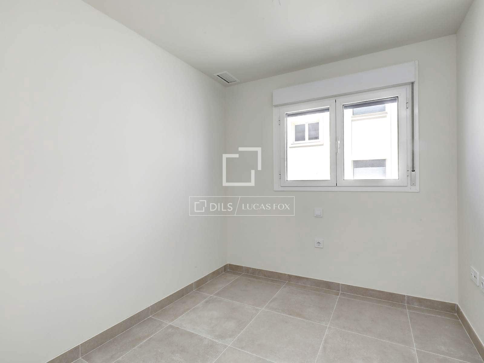 2 sovrum Lägenhet till salu i Estepona med pool garage - 399 000 € (Ref: 9805665)