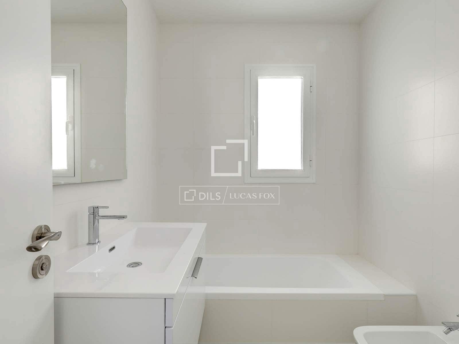 2 sovrum Lägenhet till salu i Estepona med pool garage - 399 000 € (Ref: 9805665)