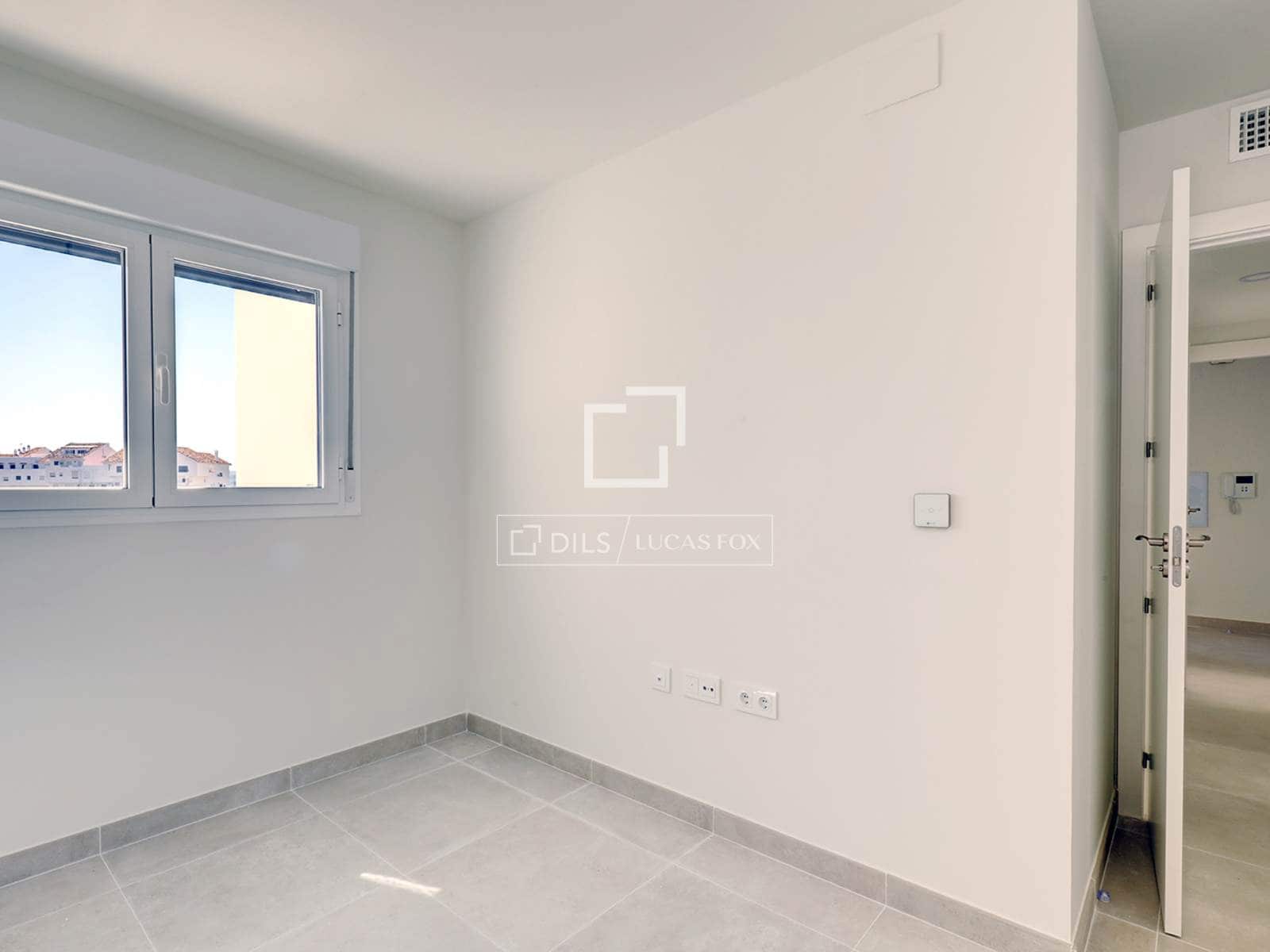 2 sovrum Lägenhet till salu i Estepona med pool garage - 399 000 € (Ref: 9805665)