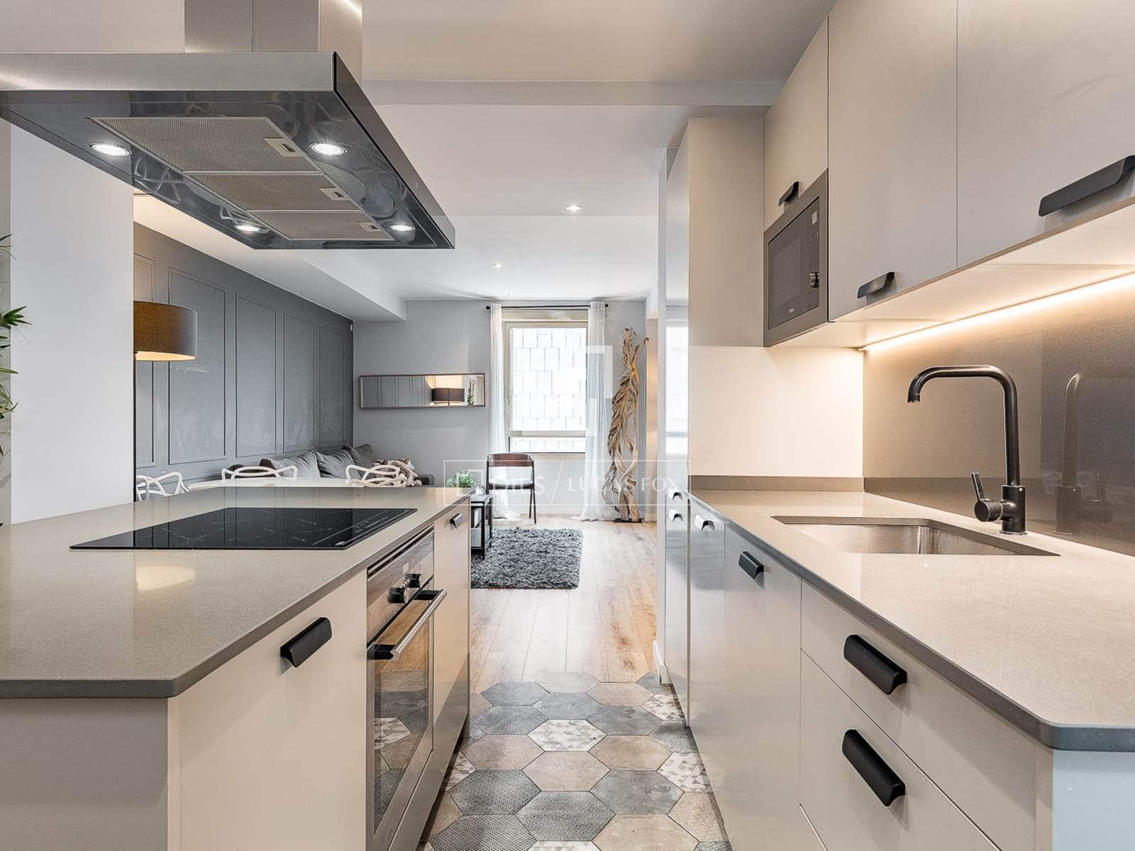 3 slaapkamer Appartement te koop in Barcelona stad - € 1.250.000 (Ref: 9806741)