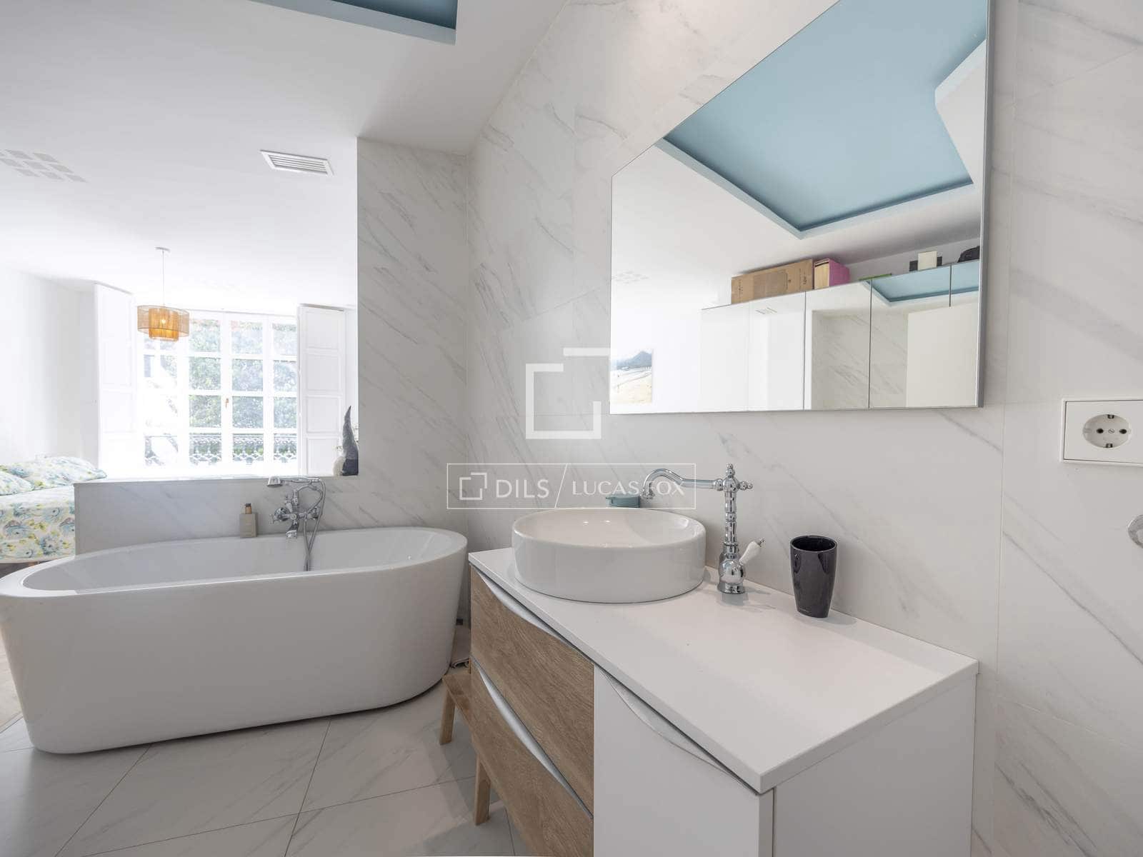 3 bedroom Apartment for rent in Valencia city - € 3,000 (Ref: 9806946)