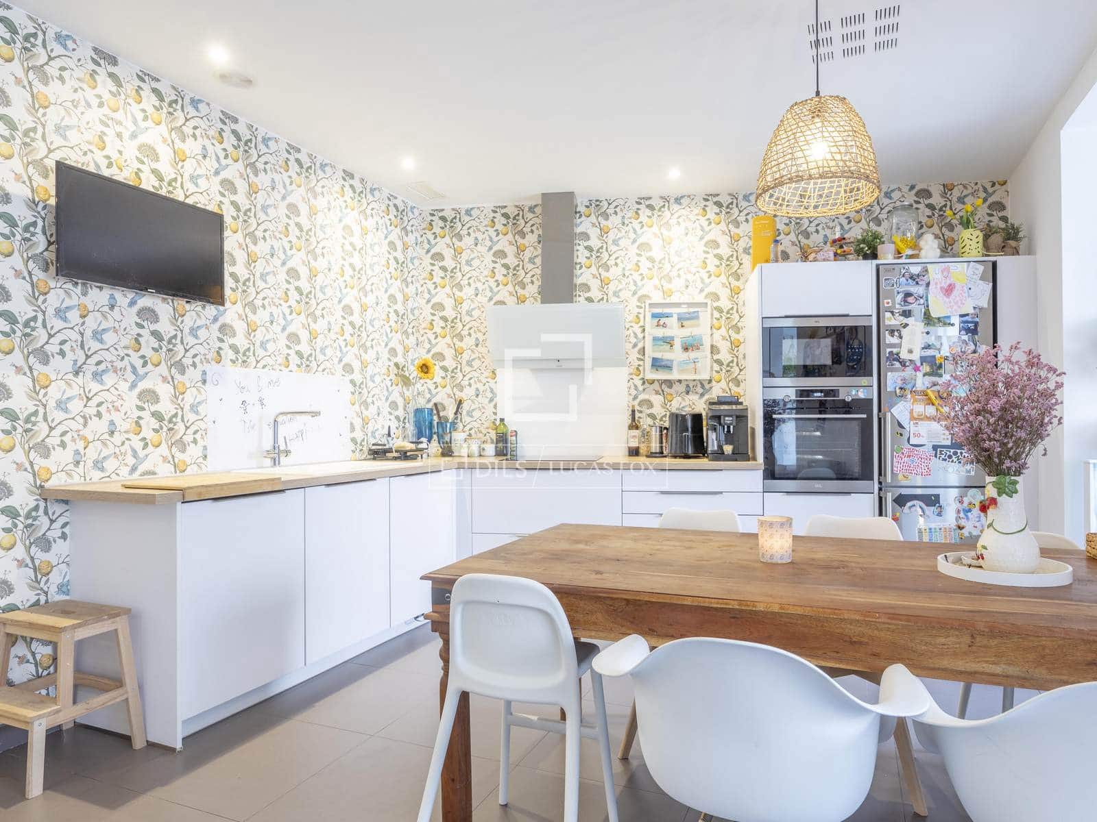 3 bedroom Apartment for rent in Valencia city - € 3,000 (Ref: 9806946)