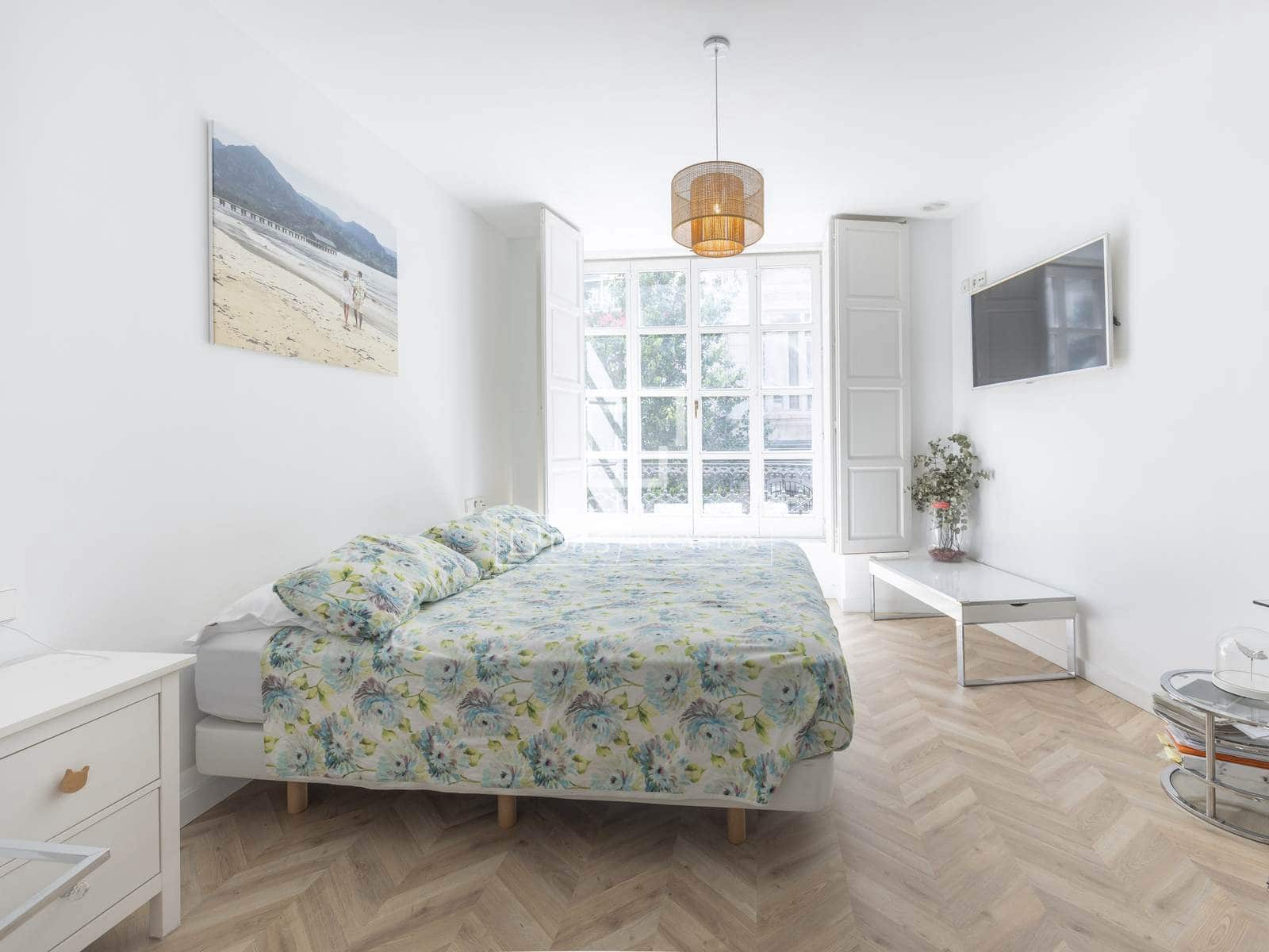 3 bedroom Apartment for rent in Valencia city - € 3,000 (Ref: 9806946)