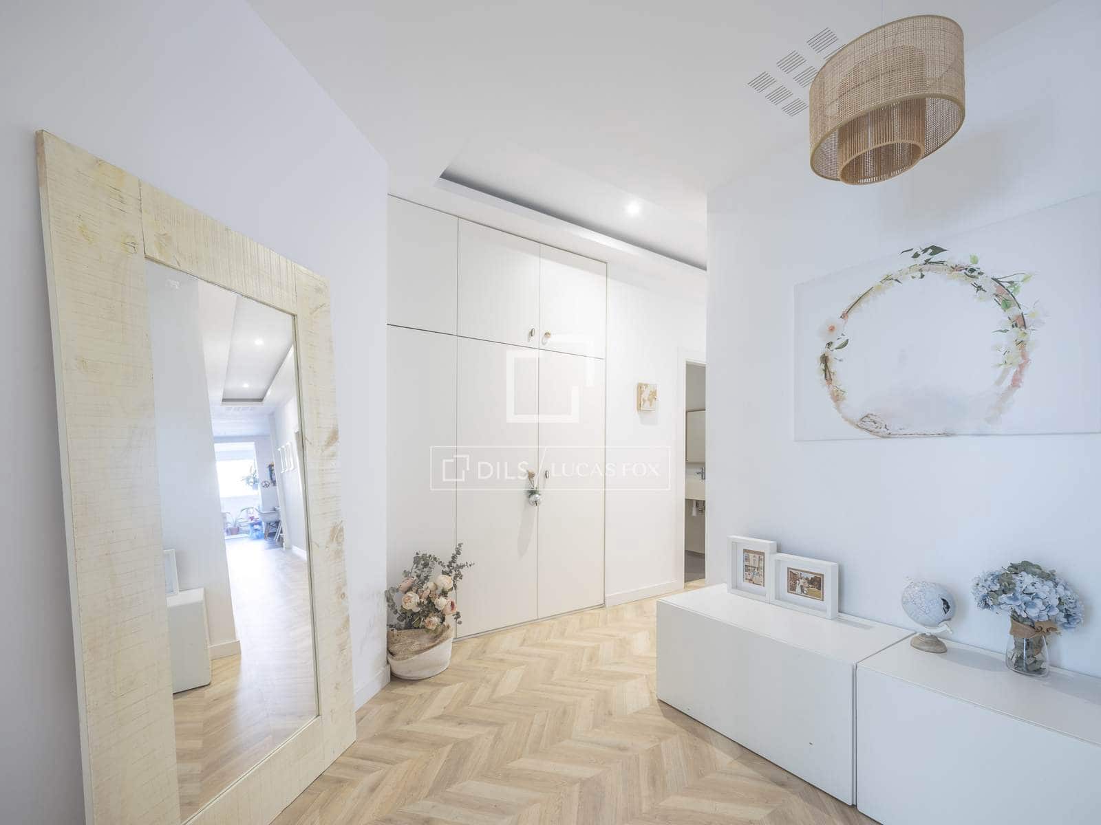 3 bedroom Apartment for rent in Valencia city - € 3,000 (Ref: 9806946)