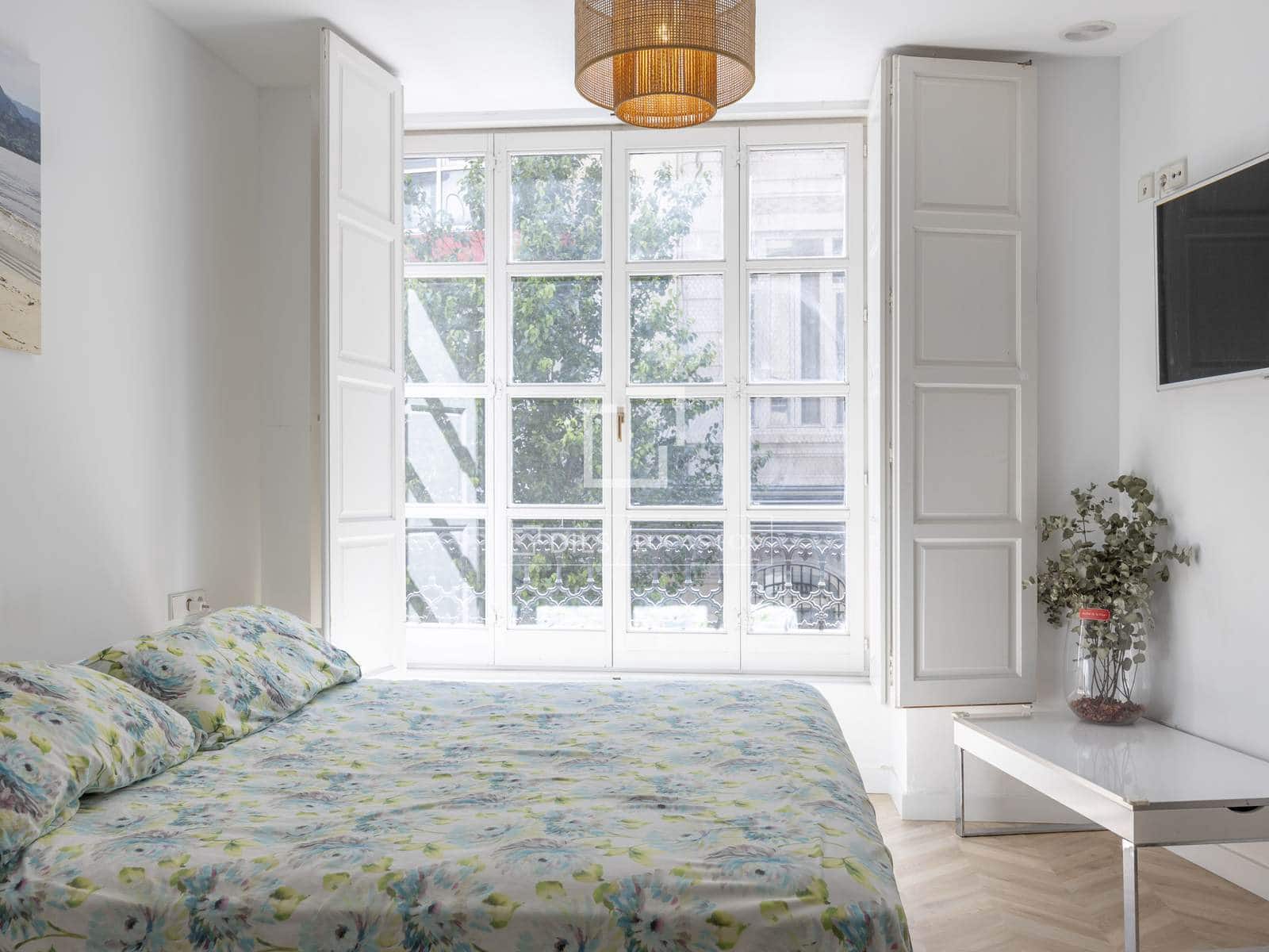 3 bedroom Apartment for rent in Valencia city - € 3,000 (Ref: 9806946)