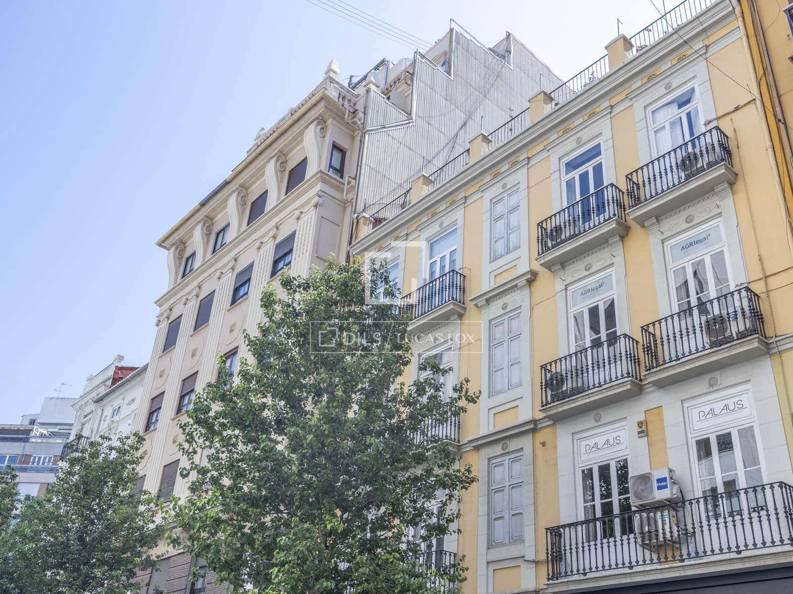 3 bedroom Apartment for rent in Valencia city - € 3,000 (Ref: 9806946)