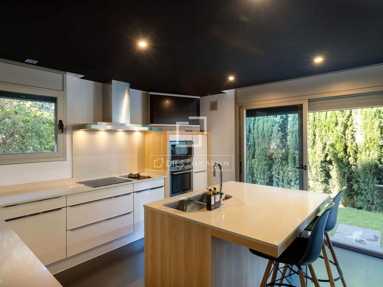 6 sypialnia Willa na sprzedaż w Vilassar de Dalt z basenem garażem - 1 400 000 € (Ref: 9807112)