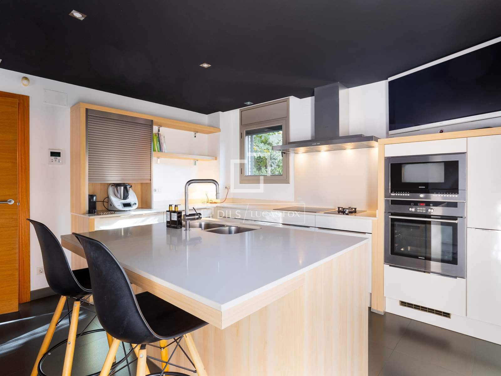 6 sypialnia Willa na sprzedaż w Vilassar de Dalt z basenem garażem - 1 400 000 € (Ref: 9807112)