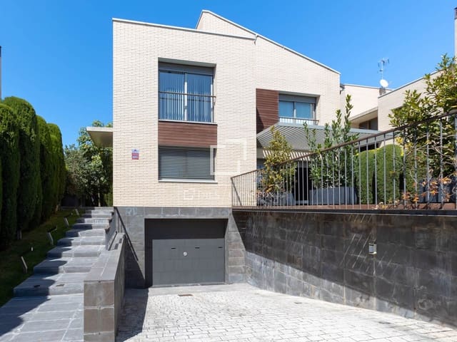 6 sypialnia Willa na sprzedaż w Vilassar de Dalt z basenem garażem - 1 400 000 € (Ref: 9807112)