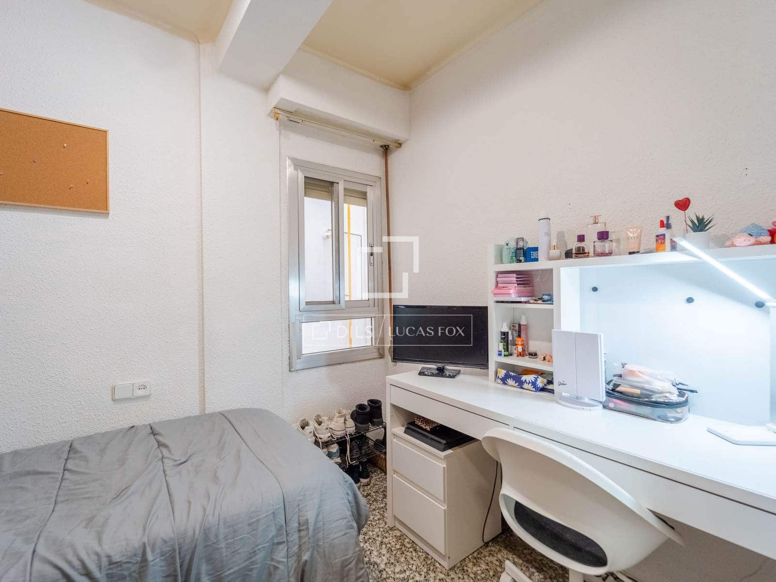 4 sovrum Lägenhet till salu i Valencia stad - 270 000 € (Ref: 9807388)