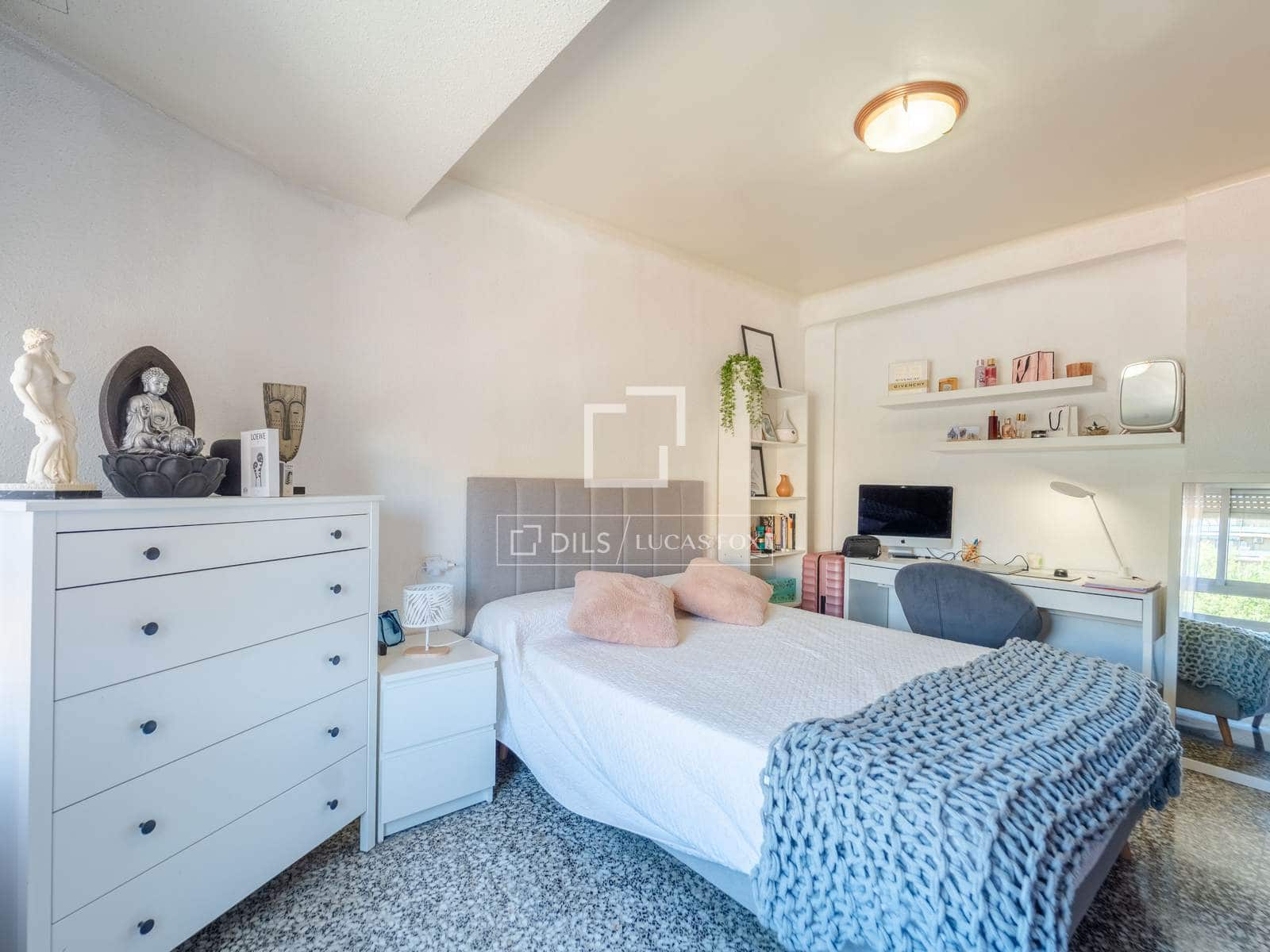 4 sovrum Lägenhet till salu i Valencia stad - 270 000 € (Ref: 9807388)