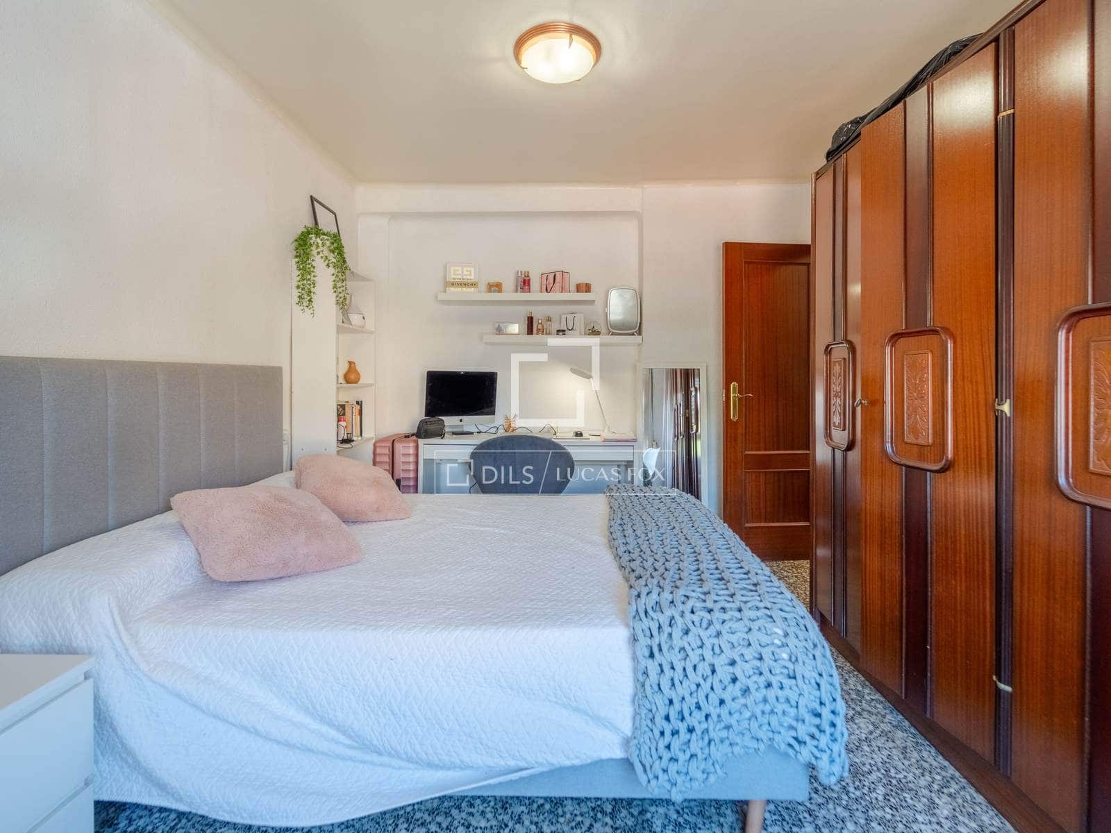 4 sovrum Lägenhet till salu i Valencia stad - 270 000 € (Ref: 9807388)