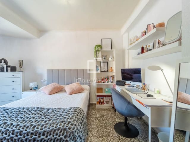 4 sovrum Lägenhet till salu i Valencia stad - 270 000 € (Ref: 9807388)