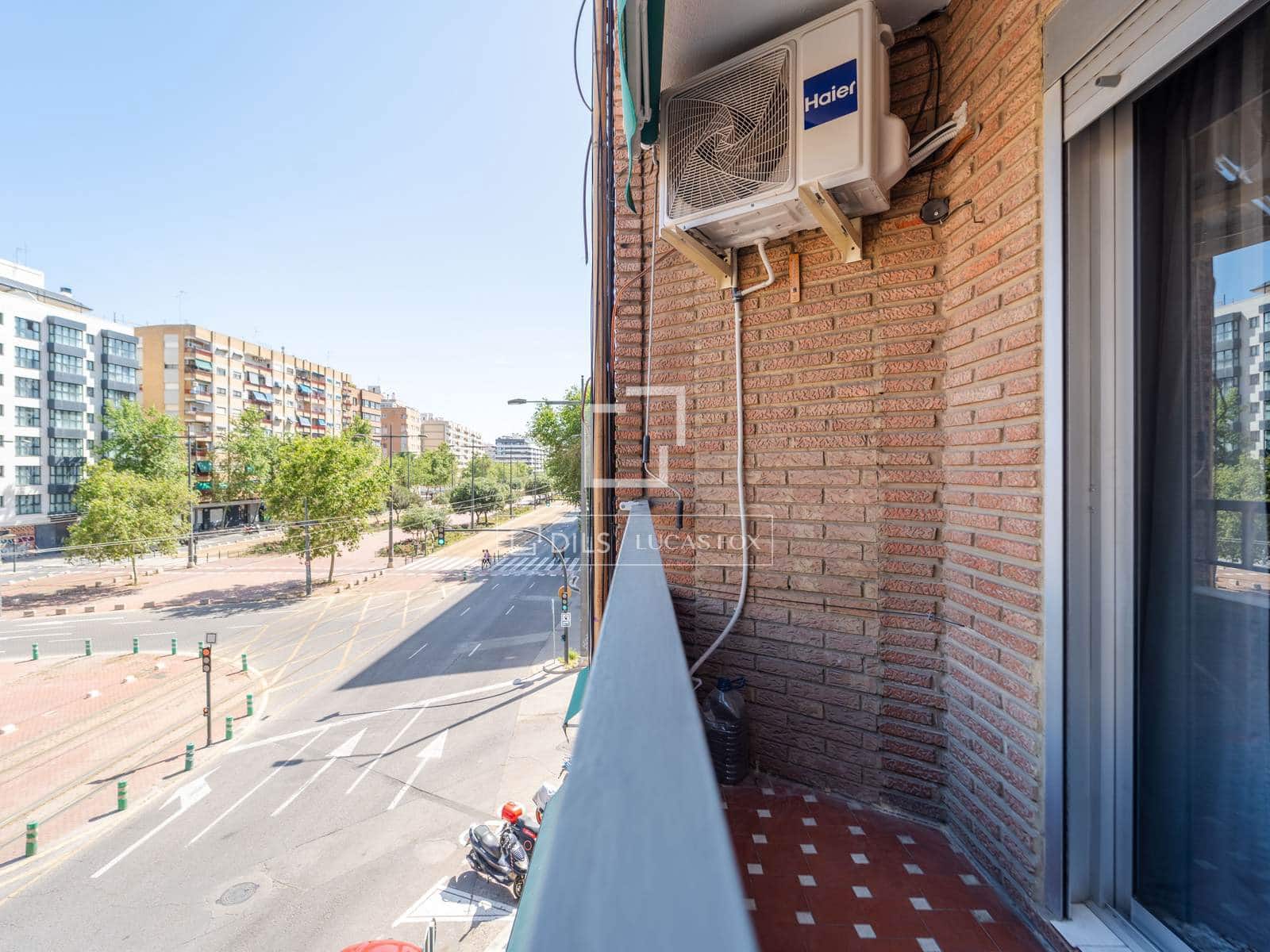 4 sovrum Lägenhet till salu i Valencia stad - 270 000 € (Ref: 9807388)