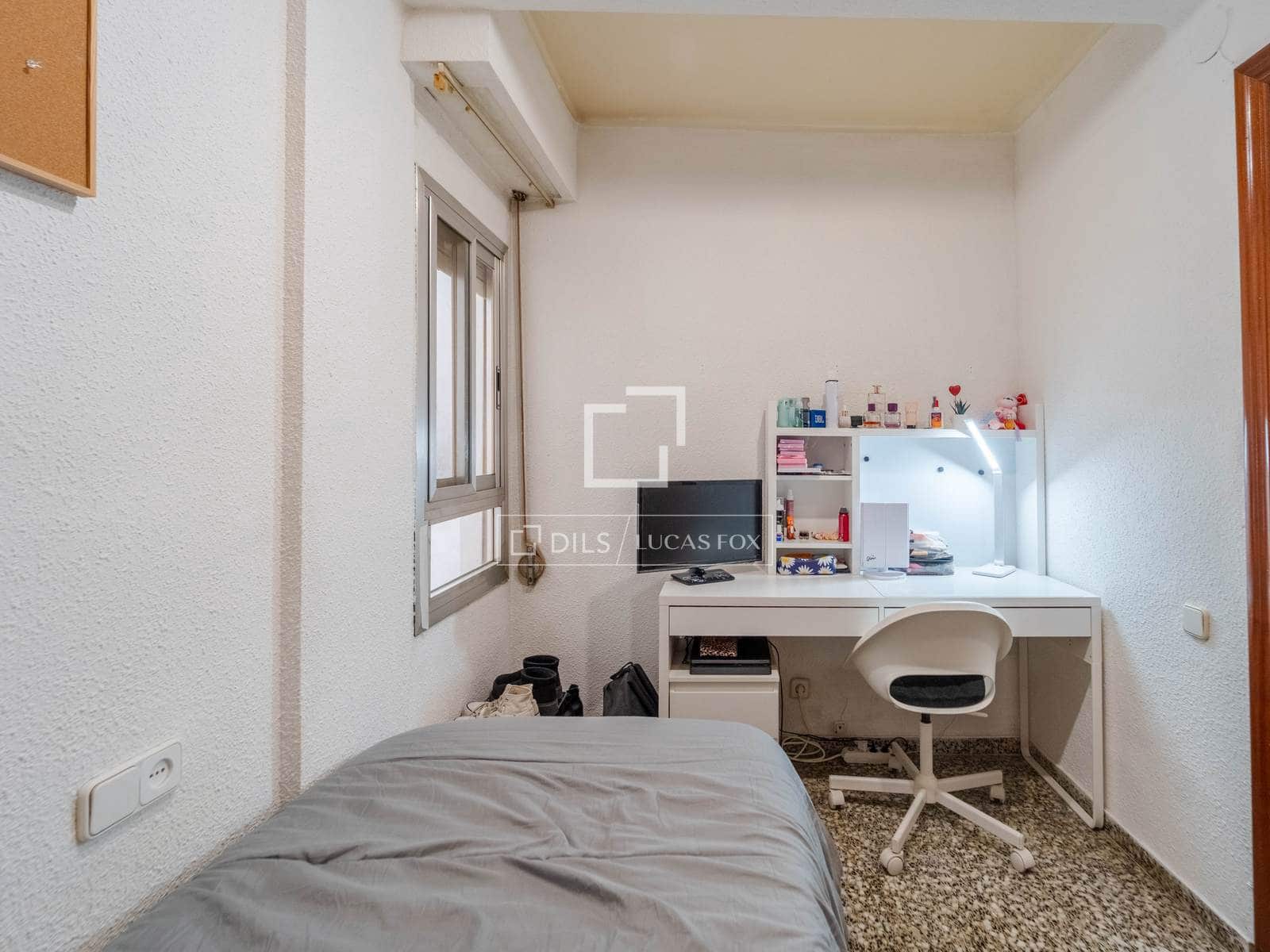 4 sovrum Lägenhet till salu i Valencia stad - 270 000 € (Ref: 9807388)