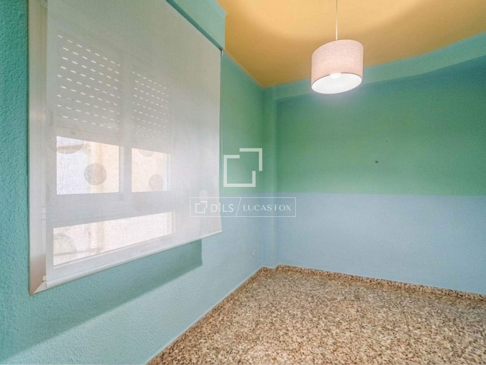 4 sovrum Lägenhet till salu i Valencia stad - 270 000 € (Ref: 9807388)