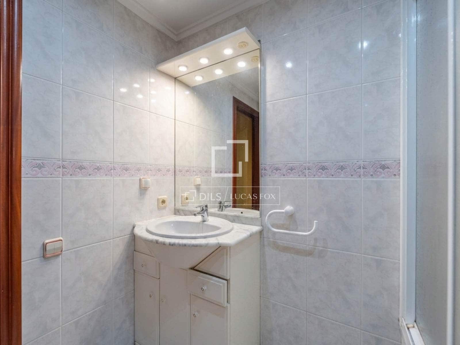 4 sovrum Lägenhet till salu i Valencia stad - 270 000 € (Ref: 9807388)