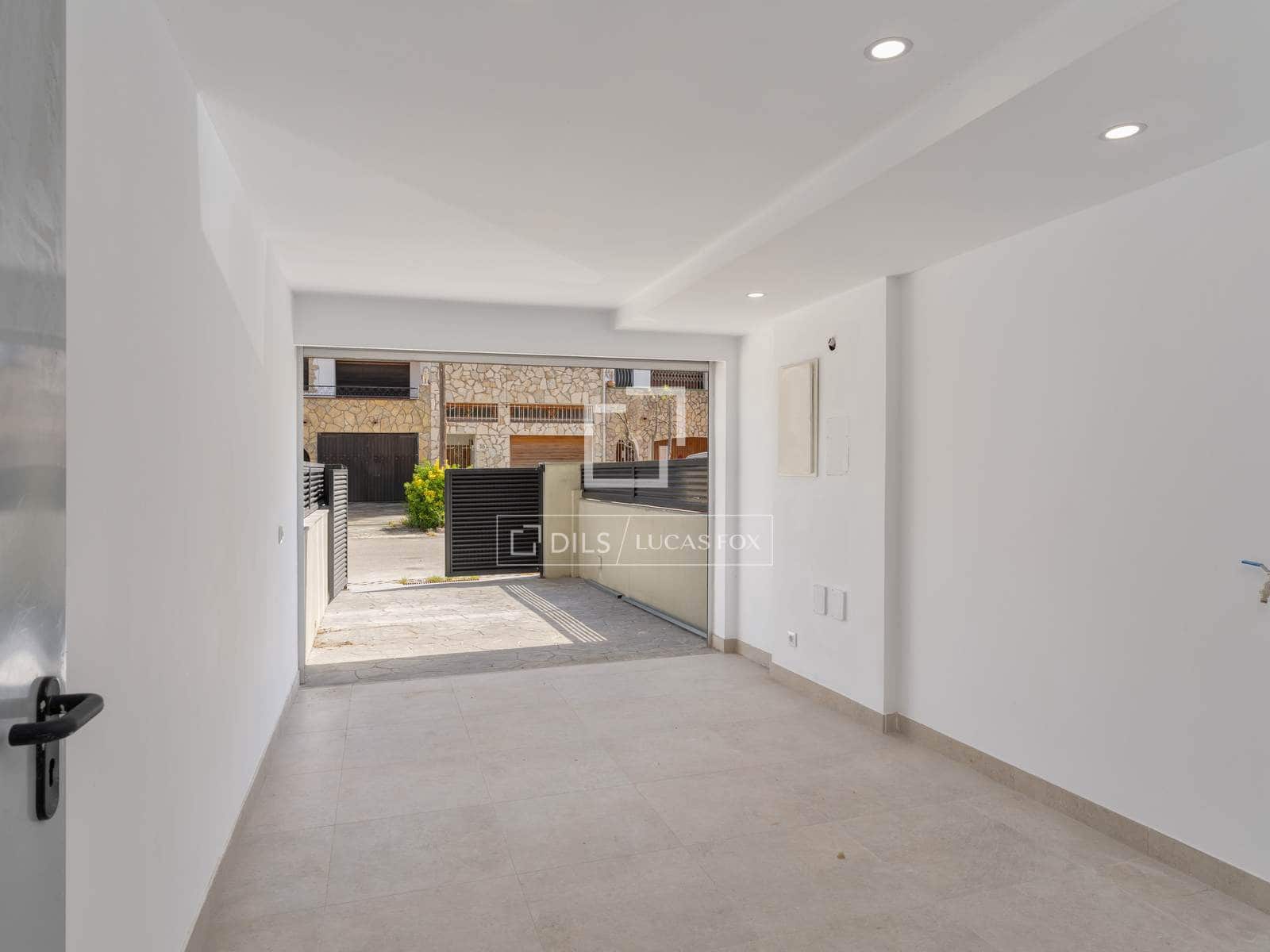 3 slaapkamer Villa te koop in Empuriabrava met garage - € 585.000 (Ref: 9807389)