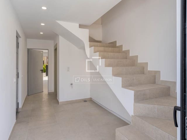 3 slaapkamer Villa te koop in Empuriabrava, Castelló d'Empúries met garage - € 585.000 (Ref: 9807389)