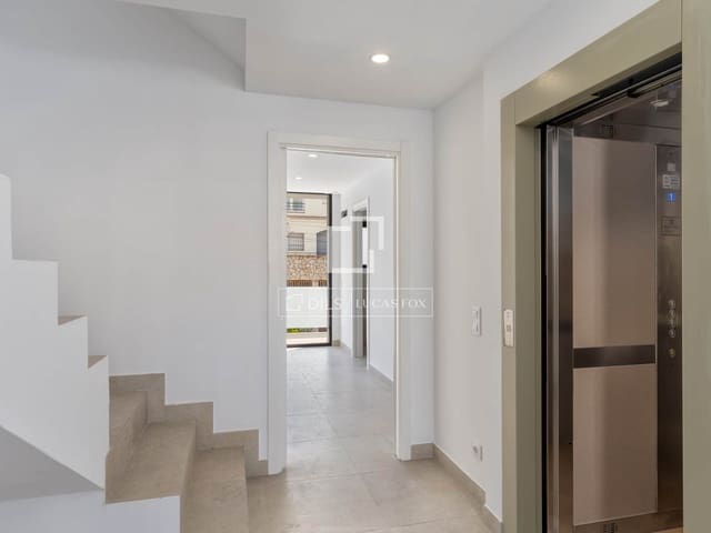 3 slaapkamer Villa te koop in Empuriabrava, Castelló d'Empúries met garage - € 585.000 (Ref: 9807389)