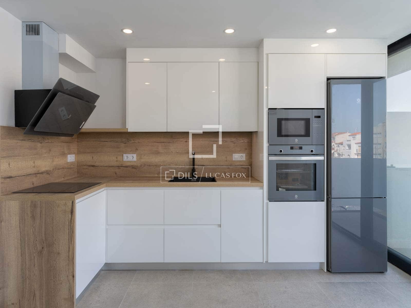 3 slaapkamer Villa te koop in Empuriabrava met garage - € 585.000 (Ref: 9807389)