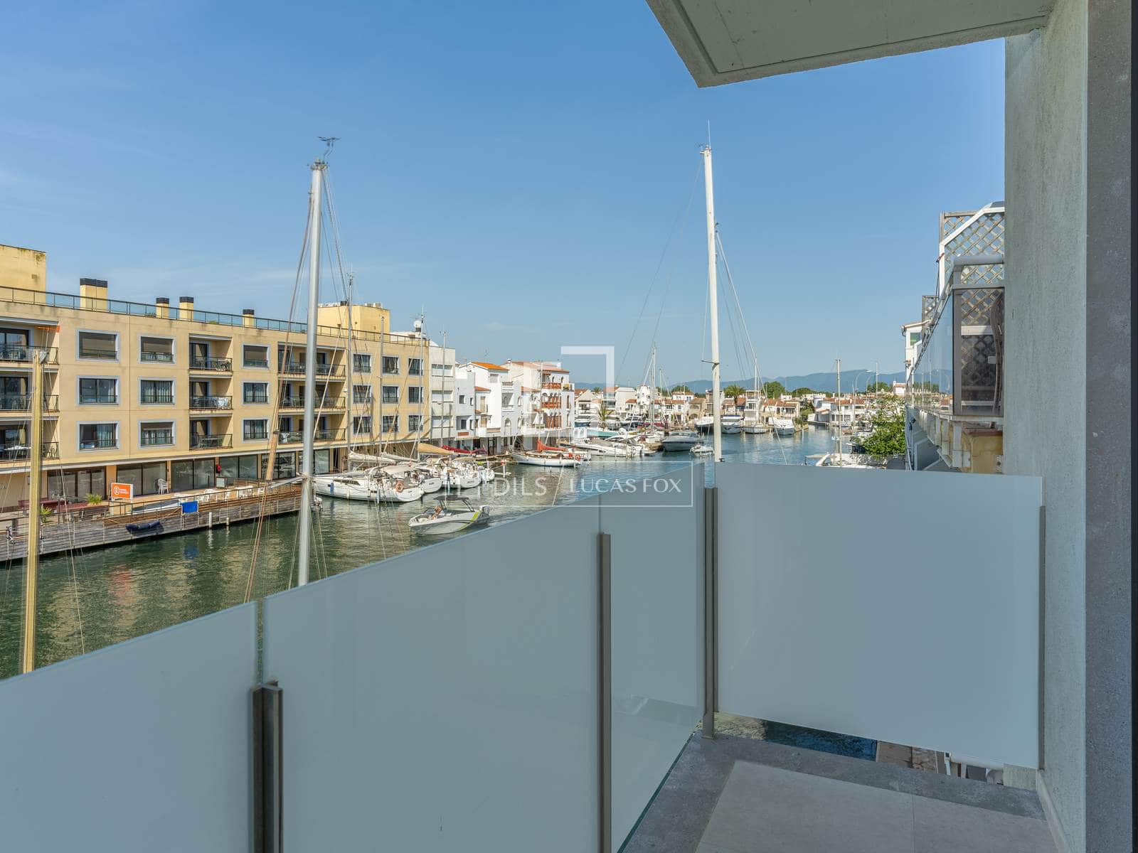 3 slaapkamer Villa te koop in Empuriabrava met garage - € 585.000 (Ref: 9807389)