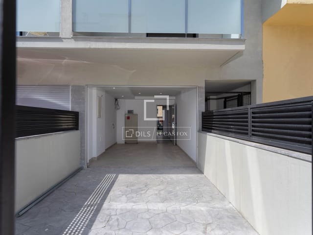 3 slaapkamer Villa te koop in Empuriabrava, Castelló d'Empúries met garage - € 585.000 (Ref: 9807389)