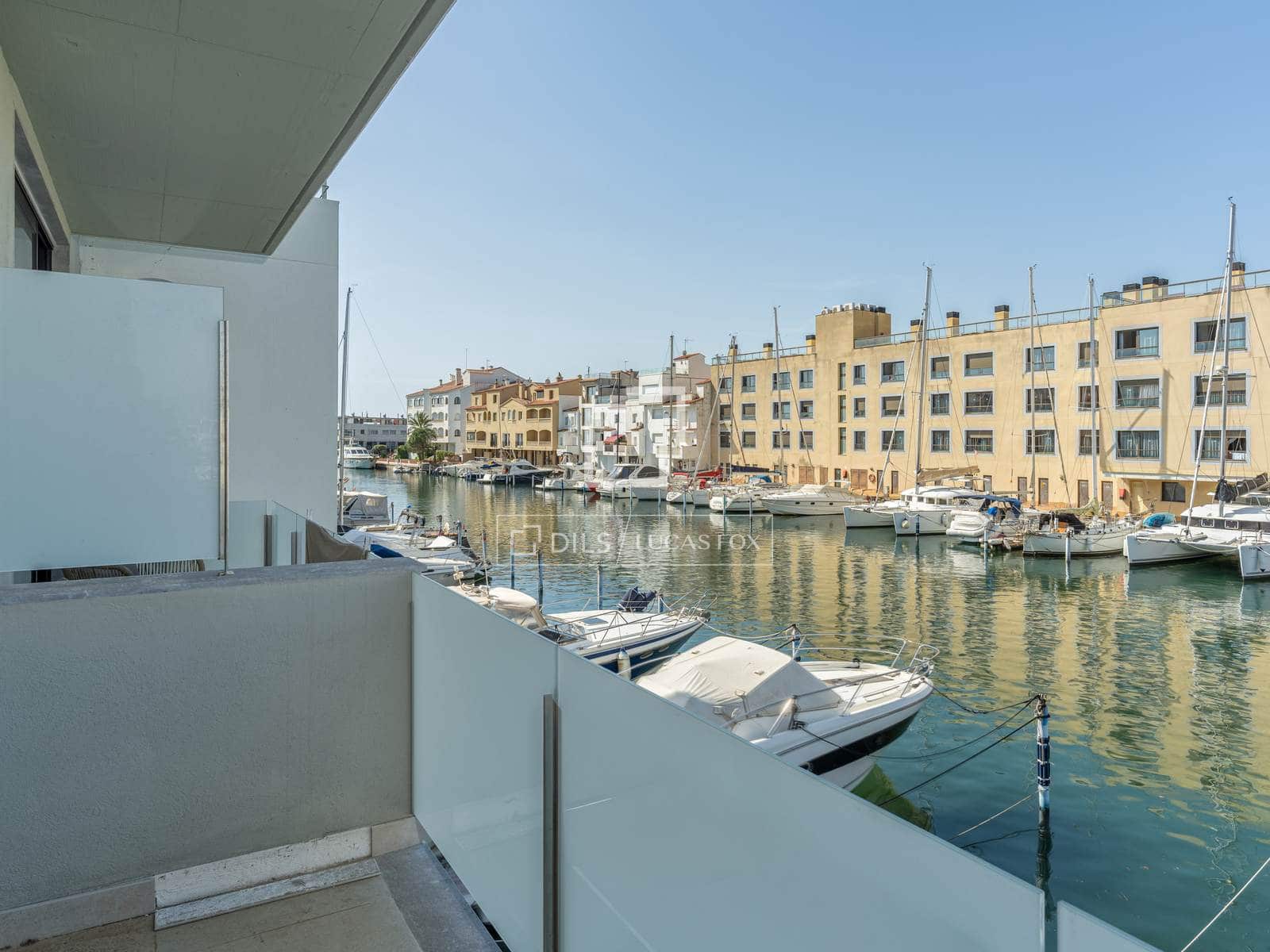 3 slaapkamer Villa te koop in Empuriabrava met garage - € 585.000 (Ref: 9807389)