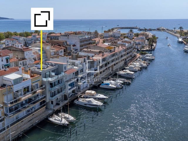 3 slaapkamer Villa te koop in Empuriabrava, Castelló d'Empúries met garage - € 585.000 (Ref: 9807389)