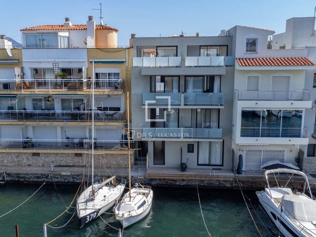 3 slaapkamer Villa te koop in Empuriabrava, Castelló d'Empúries met garage - € 585.000 (Ref: 9807389)