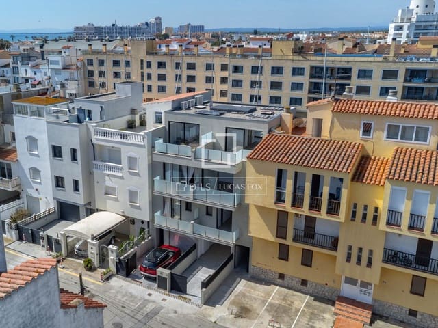 3 slaapkamer Villa te koop in Empuriabrava, Castelló d'Empúries met garage - € 585.000 (Ref: 9807389)