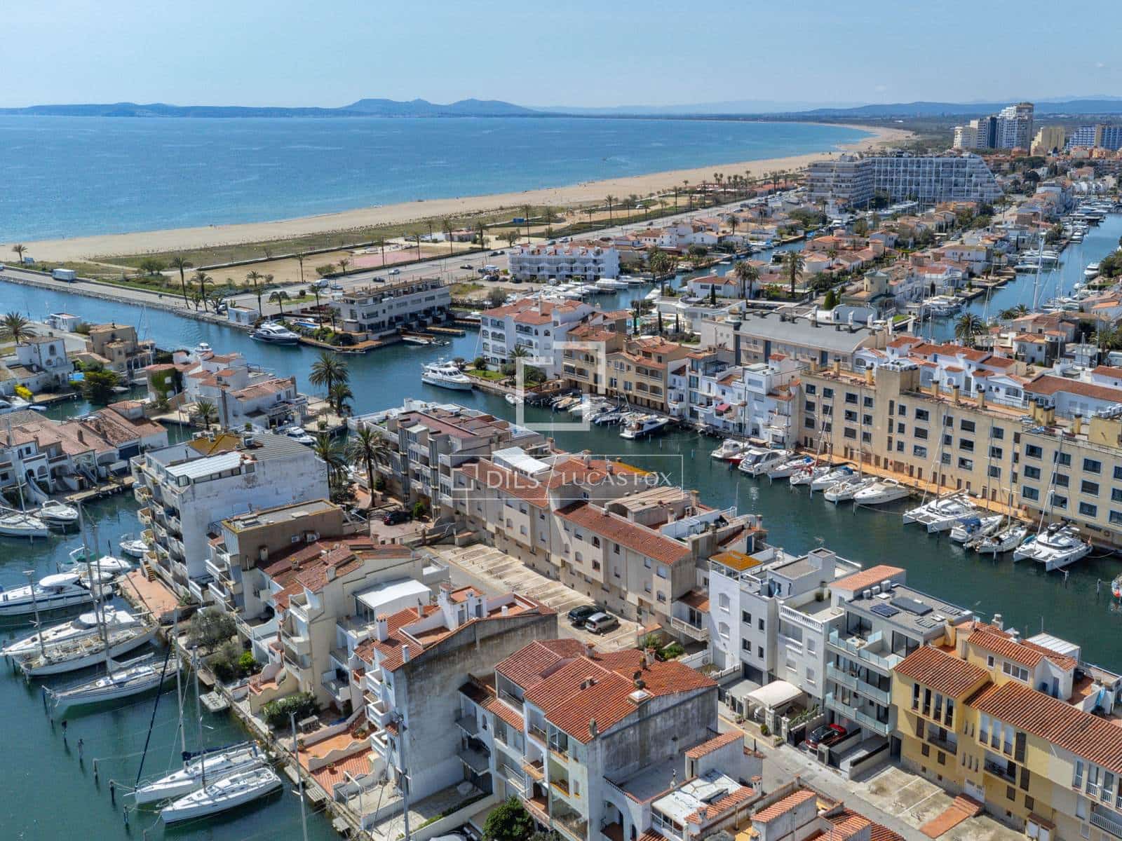 3 slaapkamer Villa te koop in Empuriabrava met garage - € 585.000 (Ref: 9807389)