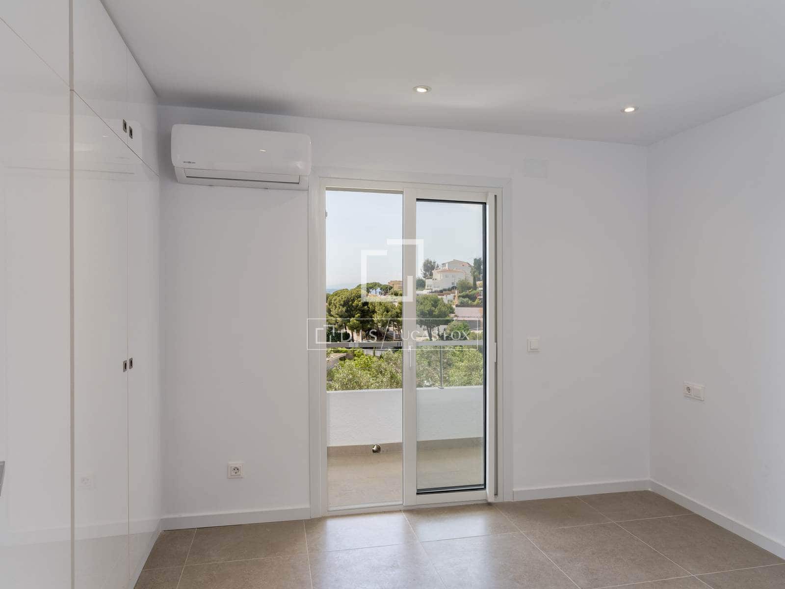 4 slaapkamer Villa te koop in Roses met garage - € 620.000 (Ref: 9807390)