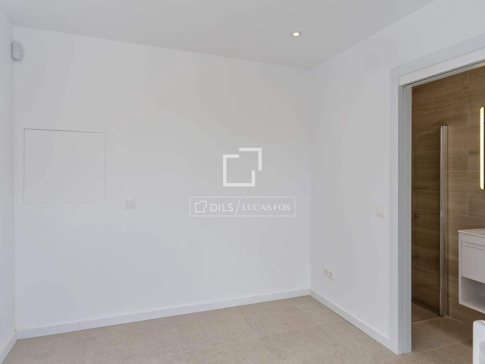 4 slaapkamer Villa te koop in Roses met garage - € 620.000 (Ref: 9807390)