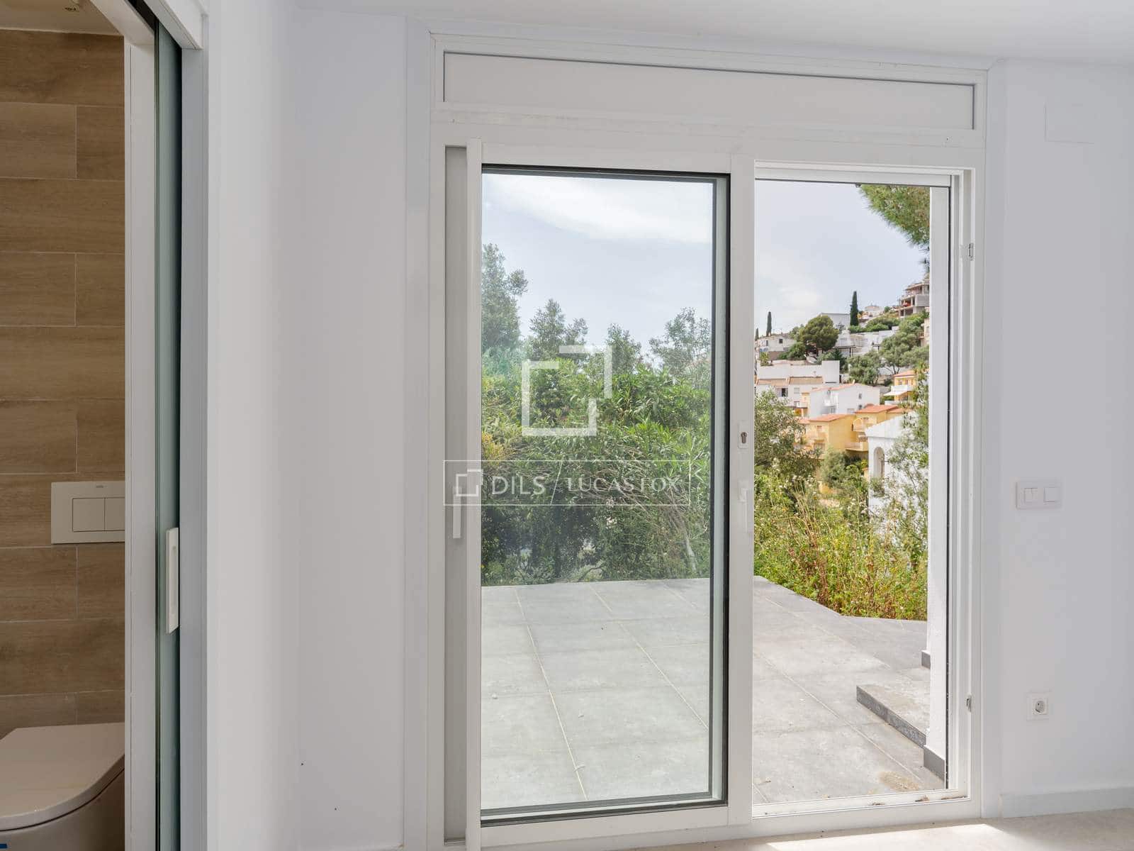 4 slaapkamer Villa te koop in Roses met garage - € 620.000 (Ref: 9807390)