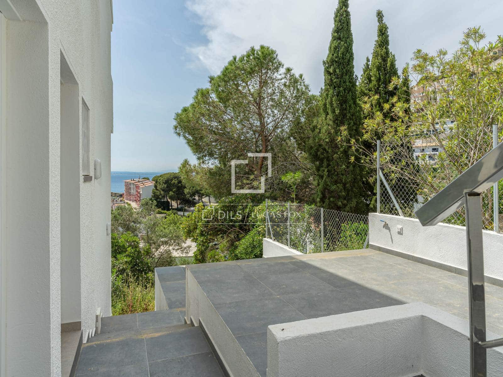 4 slaapkamer Villa te koop in Roses met garage - € 620.000 (Ref: 9807390)