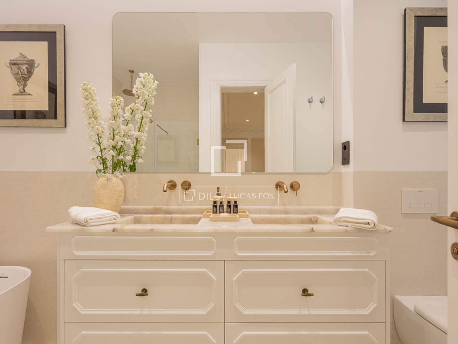 Apartamento de 4 habitaciones en Madrid ciudad en venta - 7.200.000 € (Ref: 9807391)