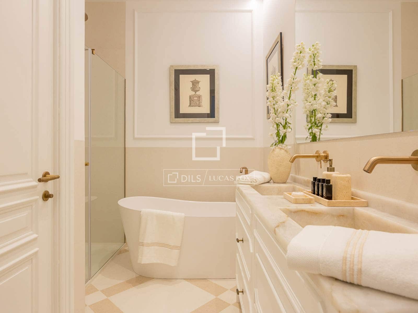 Apartamento de 4 habitaciones en Madrid ciudad en venta - 7.200.000 € (Ref: 9807391)