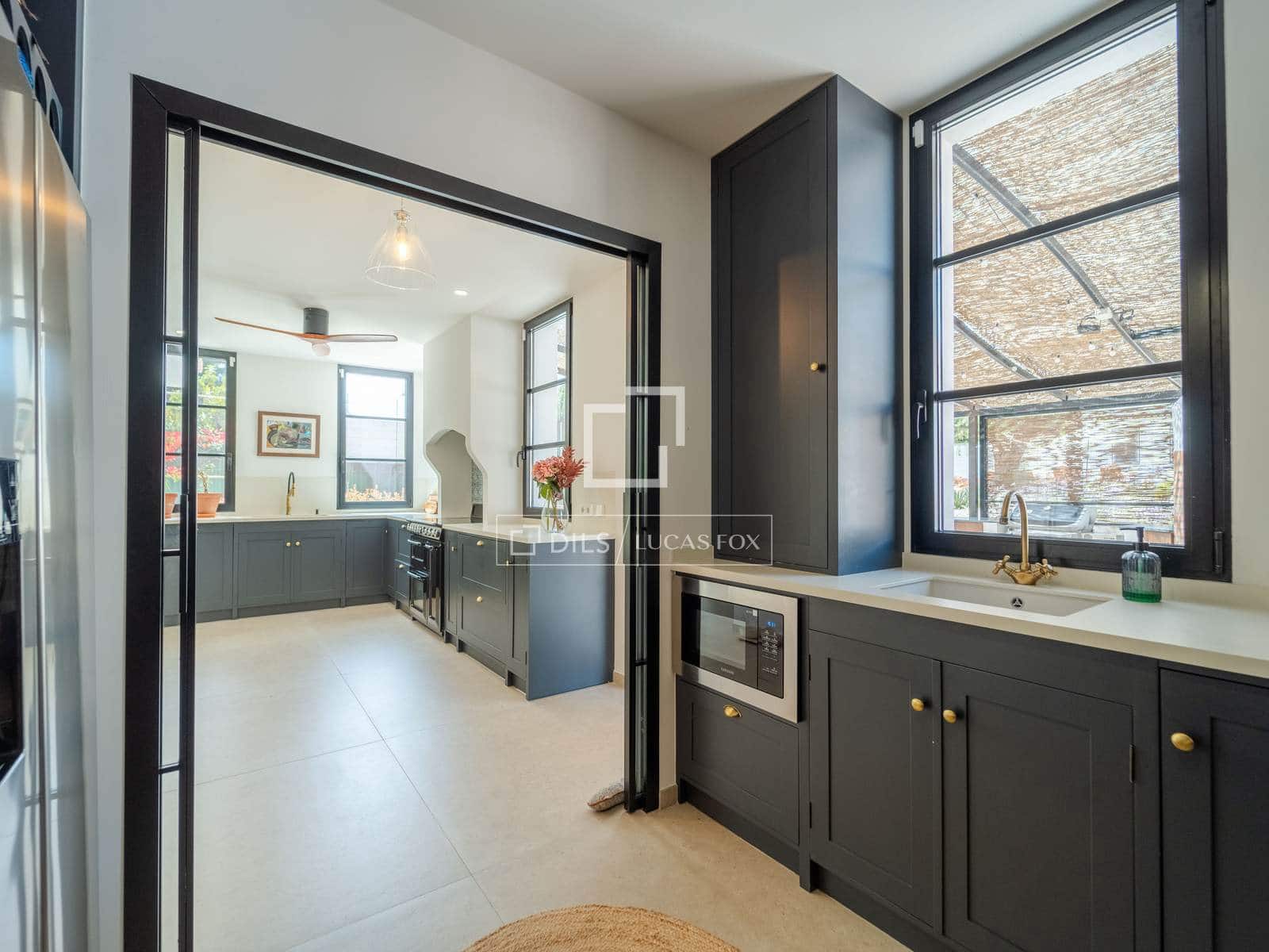 5 soverom Villa til salgs i Naquera med svømmebasseng garasje - € 1 550 000 (Ref: 9808358)