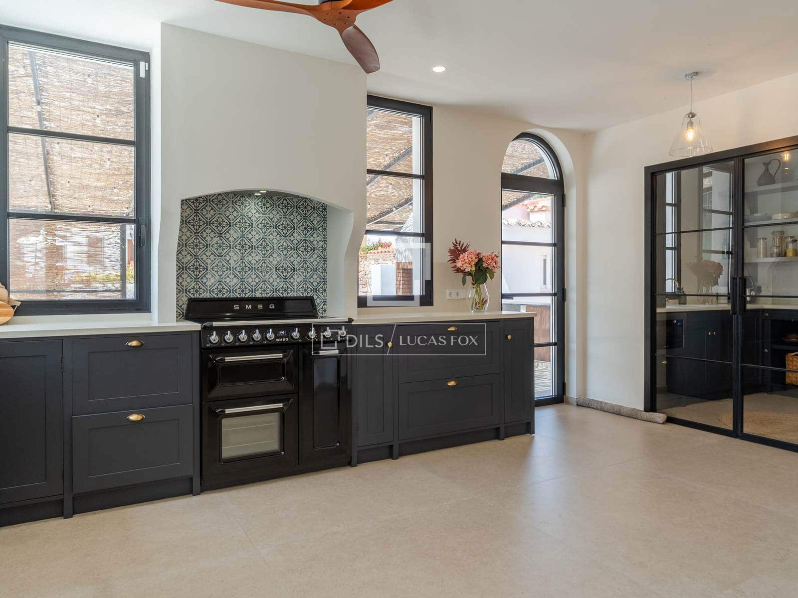 5 soverom Villa til salgs i Naquera med svømmebasseng garasje - € 1 550 000 (Ref: 9808358)