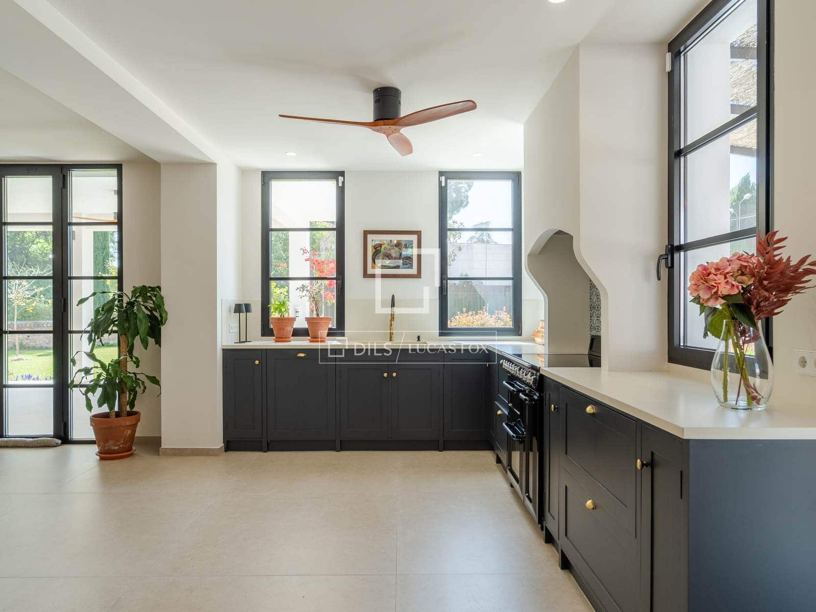 5 soverom Villa til salgs i Naquera med svømmebasseng garasje - € 1 550 000 (Ref: 9808358)