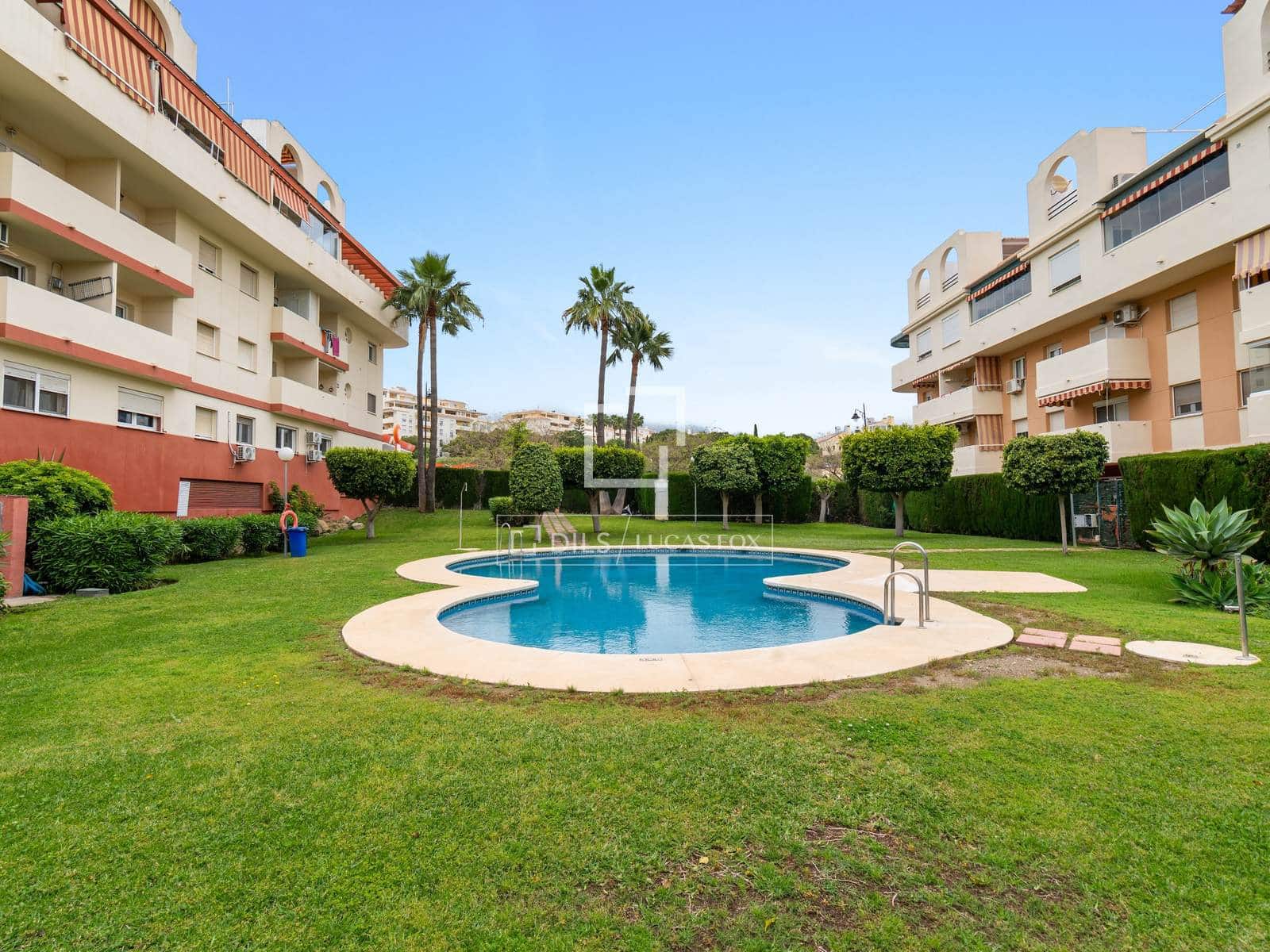 3 makuuhuone Huoneisto myytävänä paikassa Estepona mukana uima-altaan 
autotalli - 475 000 € (Ref: 9809383)
