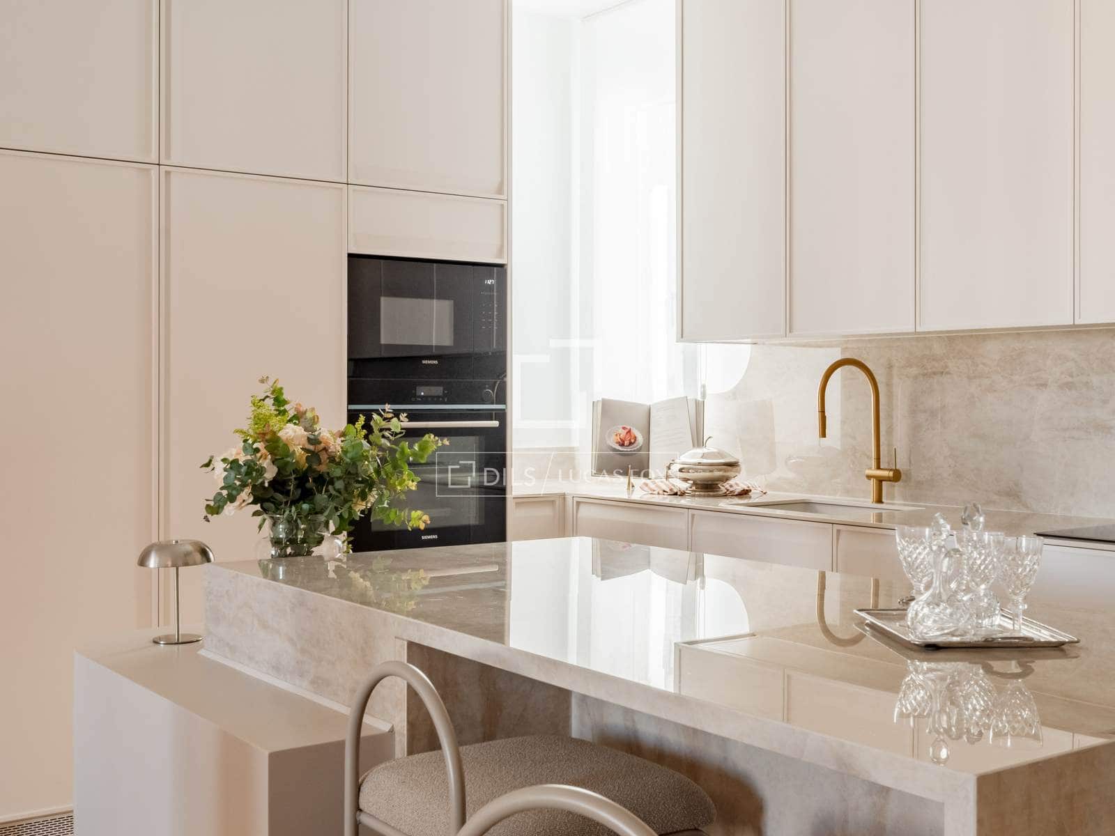 4 makuuhuone Huoneisto myytävänä paikassa Madrid kaupunki mukana 
autotalli - 2 700 000 € (Ref: 9809385)