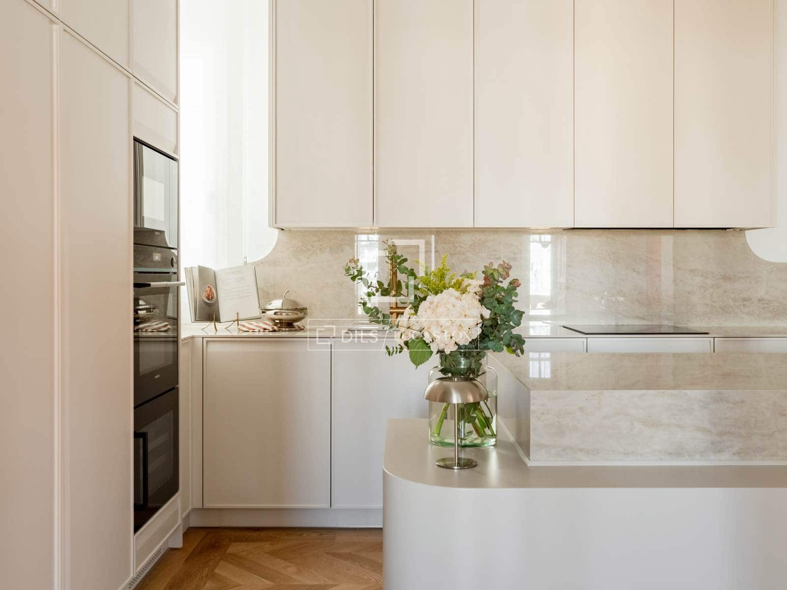 4 makuuhuone Huoneisto myytävänä paikassa Madrid kaupunki mukana 
autotalli - 2 700 000 € (Ref: 9809385)