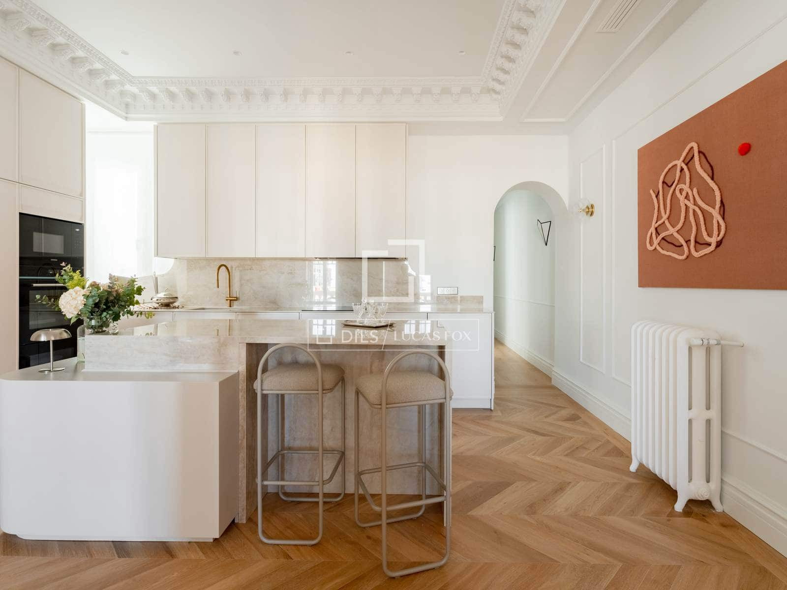 4 makuuhuone Huoneisto myytävänä paikassa Madrid kaupunki mukana 
autotalli - 2 700 000 € (Ref: 9809385)