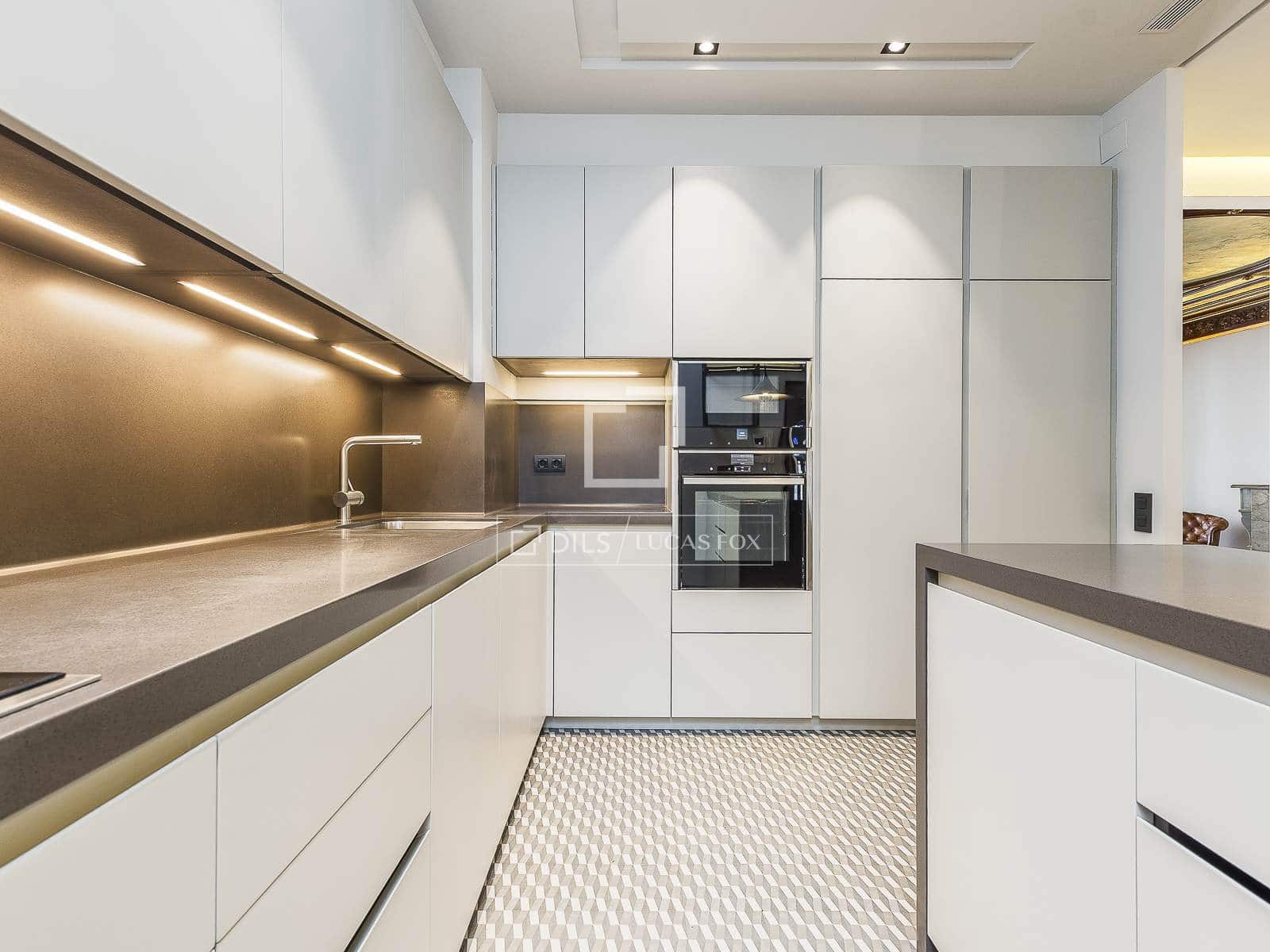 3 Zimmer Apartment zu vermieten in Barcelona Stadt - 8.700 € (Ref: 9809387)